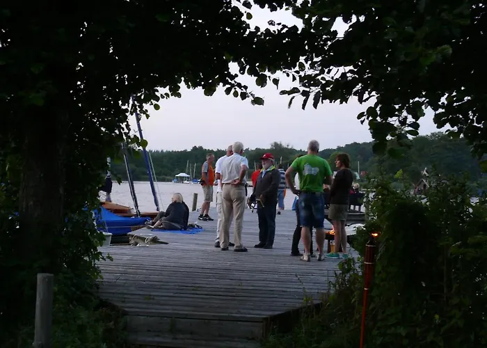 宾馆 Zum Frohsinn 3*